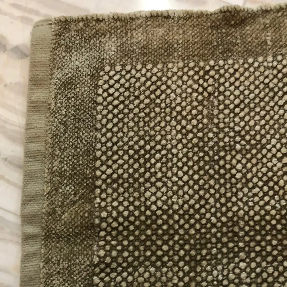 18.5”x31” chenille throw rug Taupe euc multiples